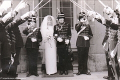 Huwelijk-Wmr-Kooijmans-met-trompetters-18-feb-1965-01