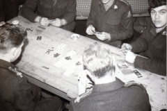 kaartje-leggen-voor-de-dienst