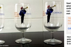64-02-25-1d-Veel-verkochte-glazen-van-het-Trompetterkorps-der-Cavalerie