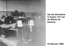 64-03-24-Op-het-stromatras-in-de-Willem-III-Kamer-127-aa