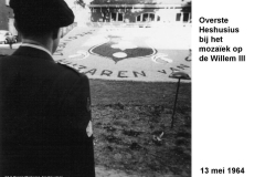 64-05-13-2-Overste-Heshusius-bij-mozaiek-a