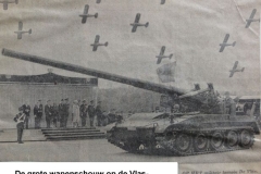 65-05-05-De-grote-wapenschouw-op-de-Vlasakkers.-Wij-hadden-een-ereplaatsje-naast-Koningin-Juliana-a