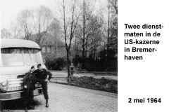 64-05-02-2-Twee-dienstmaten-in-de-US-kazerne-Bremerhaven-a