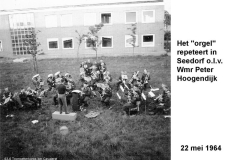 64-05-22-Het-orgel-repeteert-in-Seedorf-a