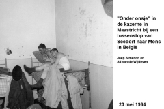 64-05-23-Onder-onsje-in-kazerne-Maastricht-op-weg-naar-Mons-a